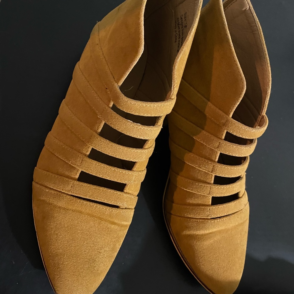 Tan Booties👢